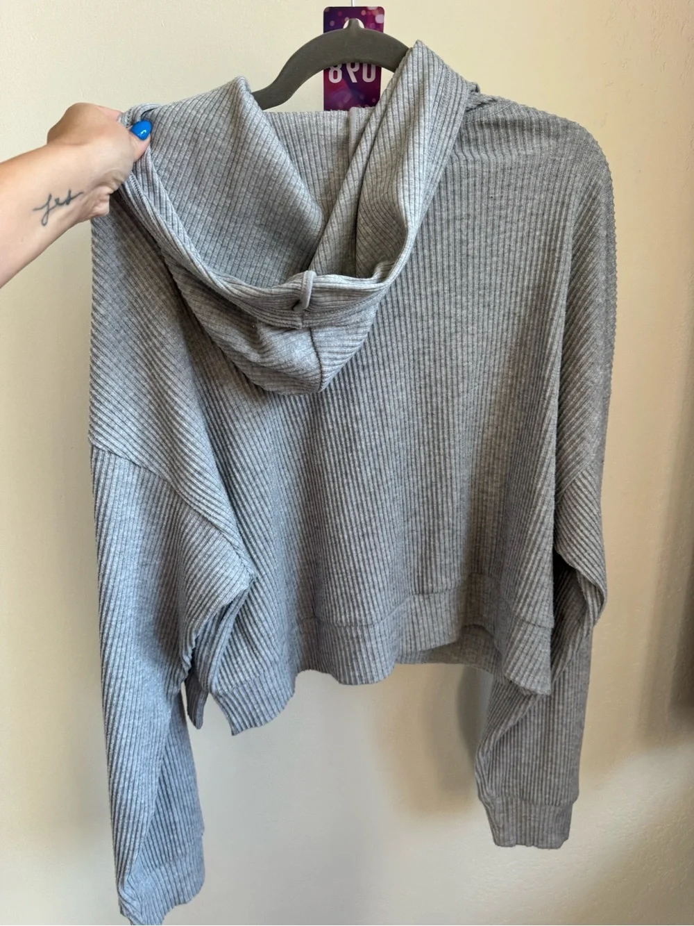 98. Alo Muse sweatshirt in heather gray